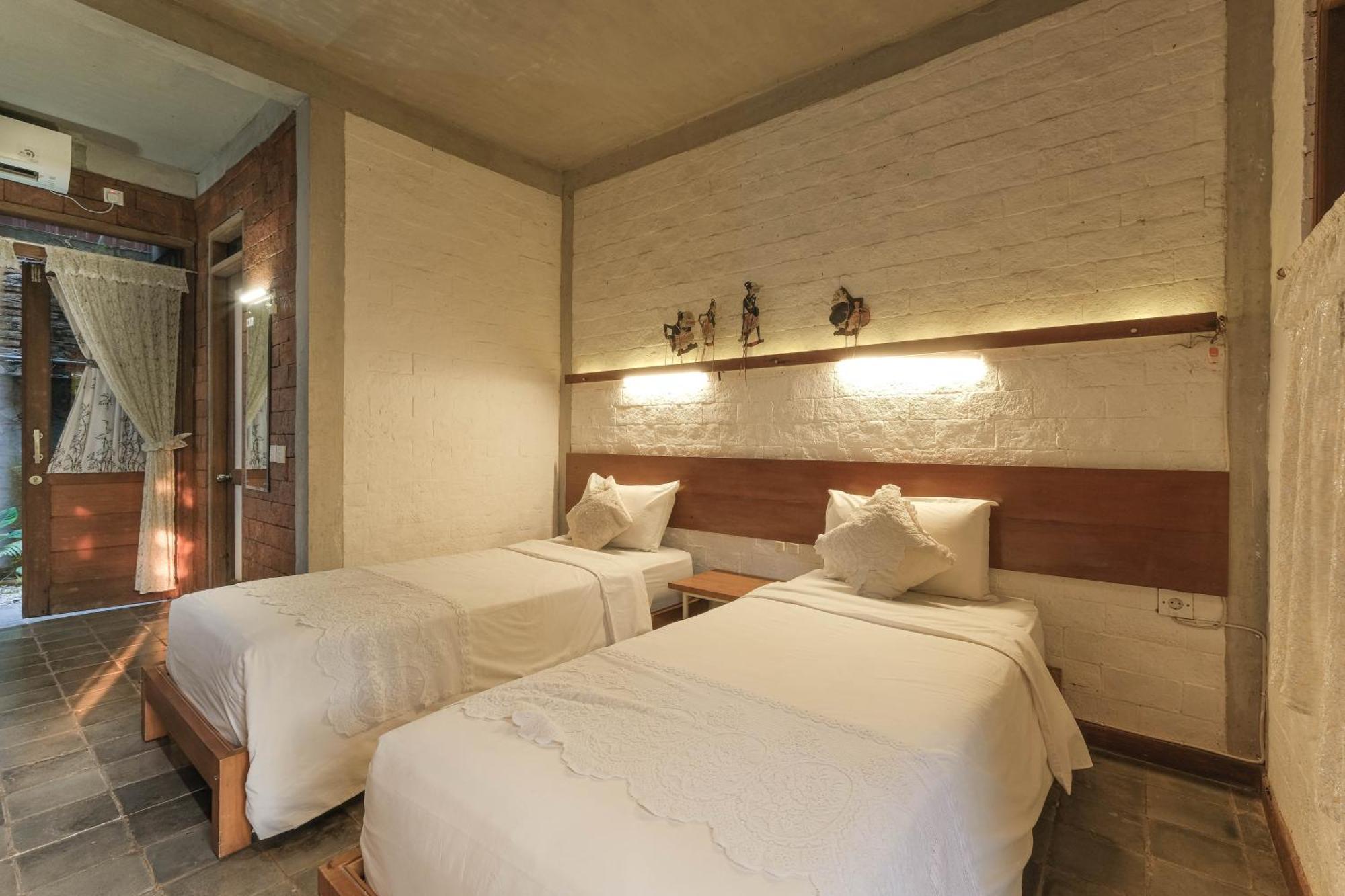 Djajanti House Bed & Breakfast เซอมารัง ภายนอก รูปภาพ