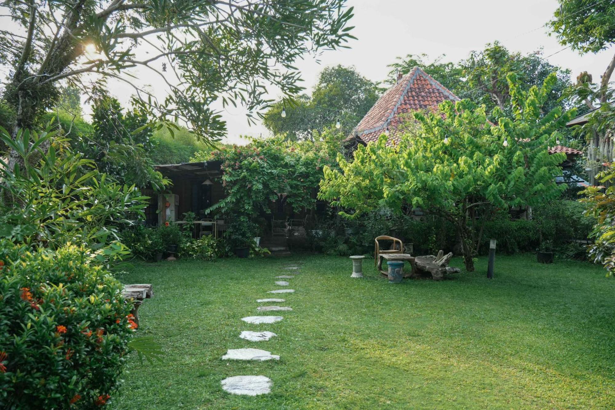 Djajanti House Bed & Breakfast เซอมารัง ภายนอก รูปภาพ