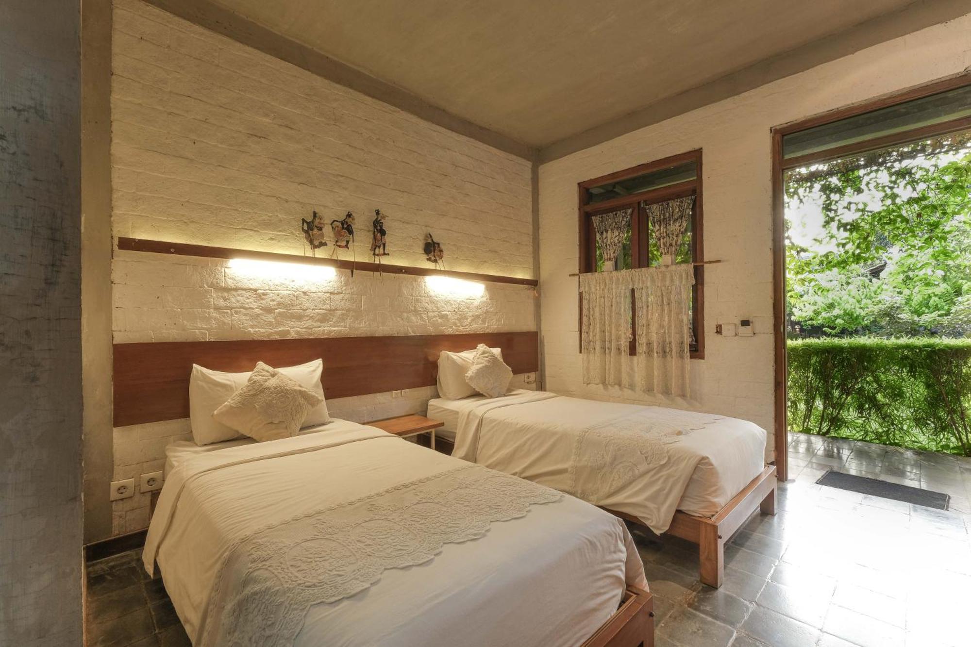 Djajanti House Bed & Breakfast เซอมารัง ภายนอก รูปภาพ