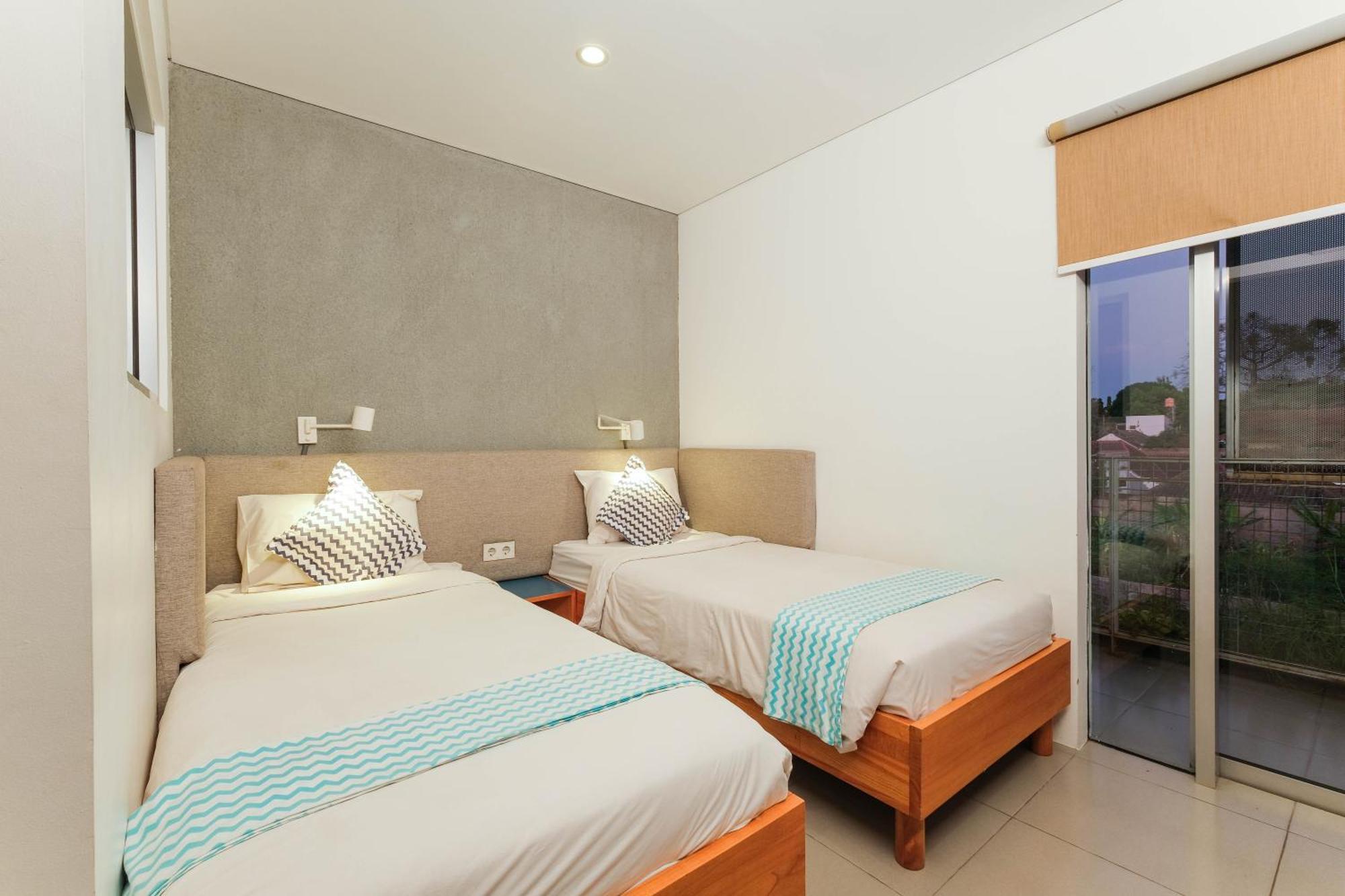 Djajanti House Bed & Breakfast เซอมารัง ภายนอก รูปภาพ