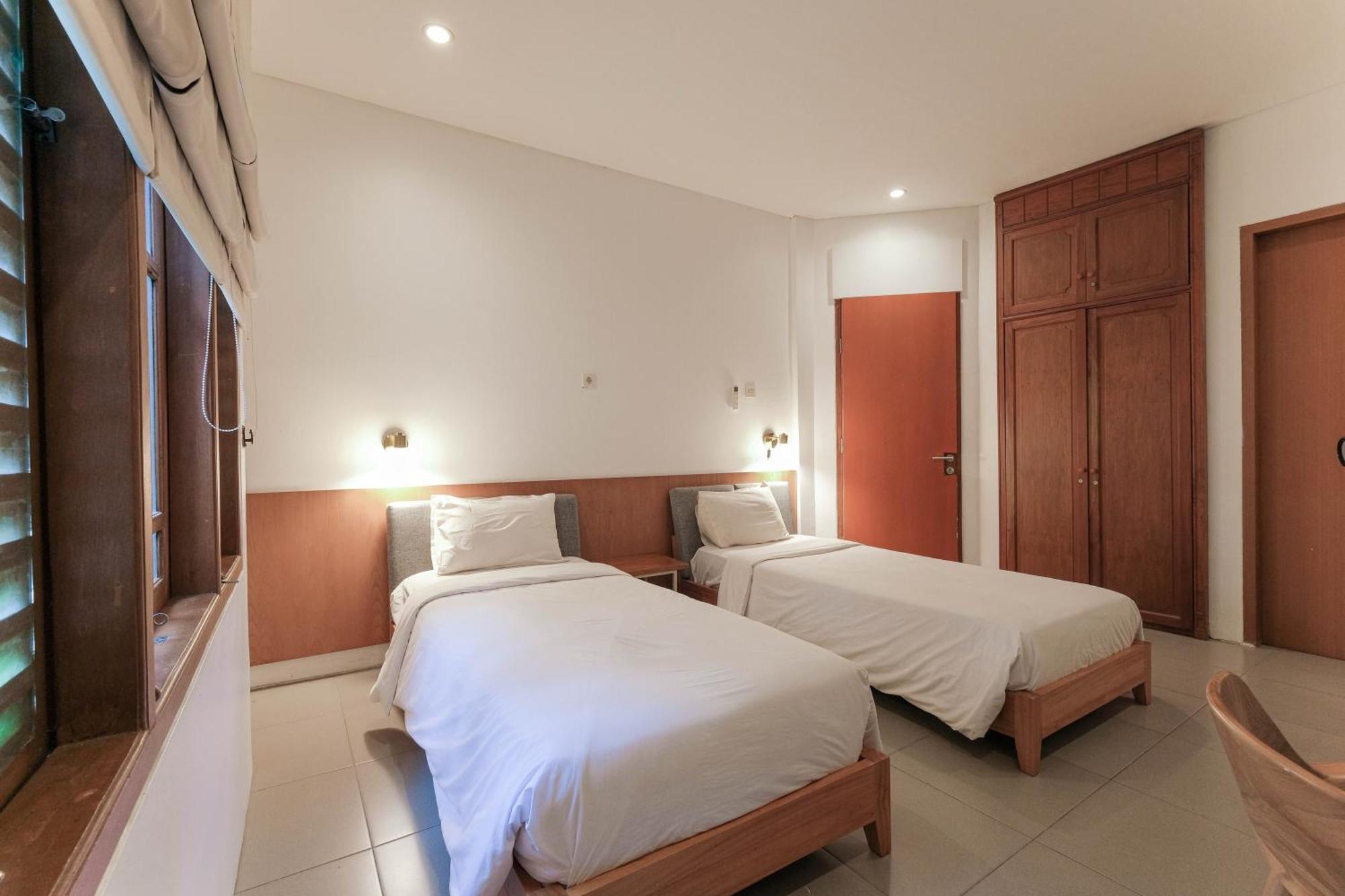 Djajanti House Bed & Breakfast เซอมารัง ภายนอก รูปภาพ
